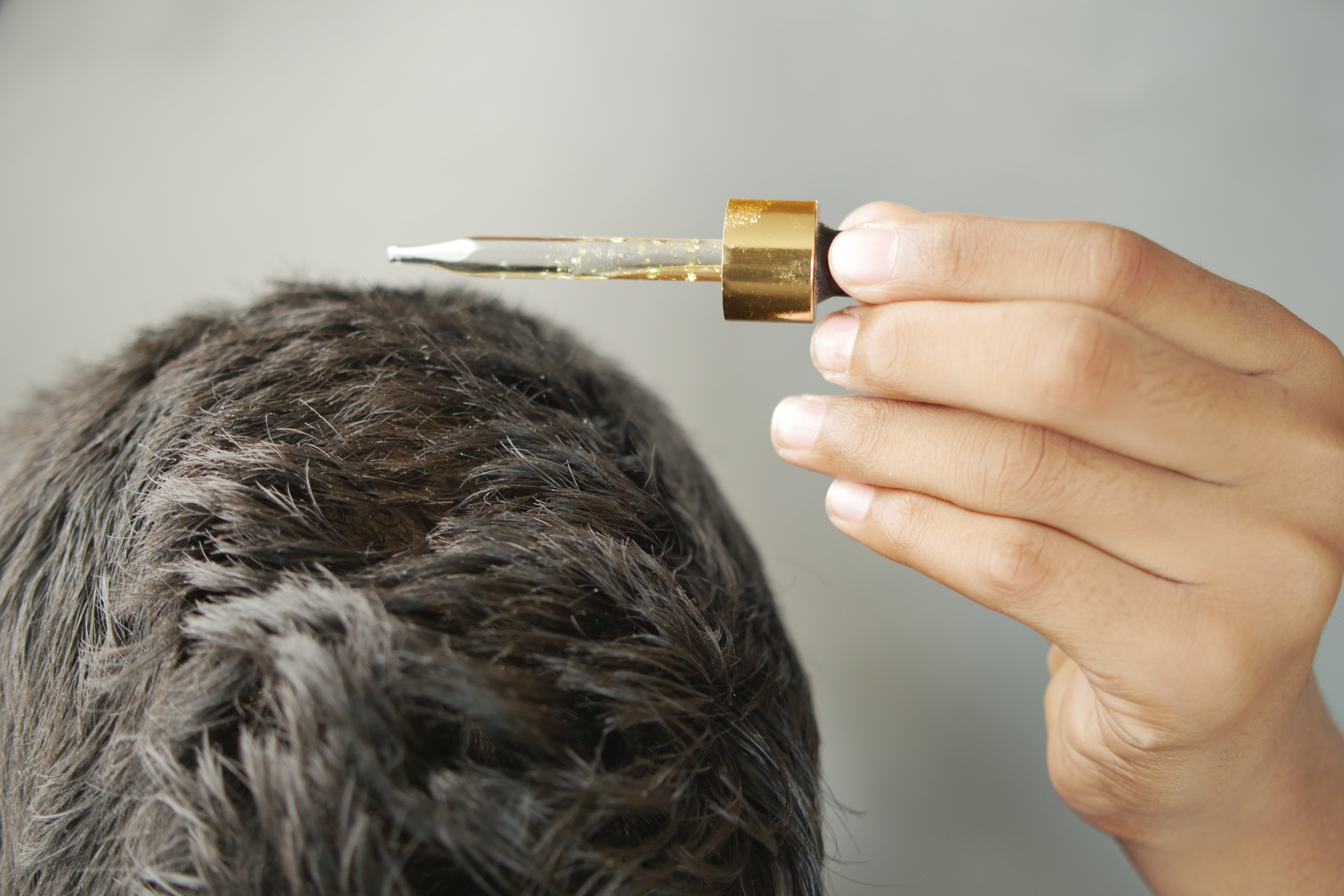 Capelli Unti Dopo un Giorno: Cause e Soluzioni Efficaci