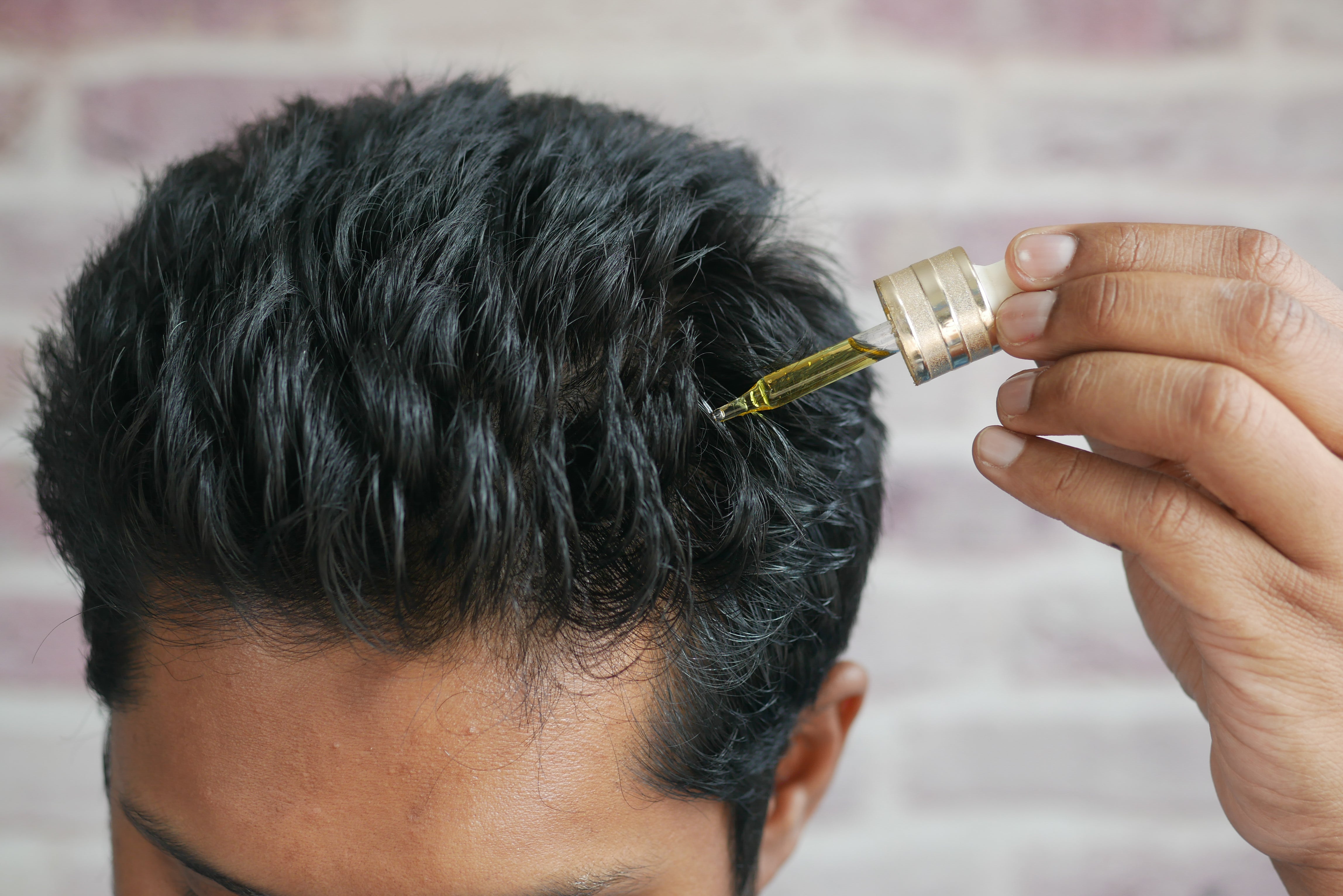 Come Proteggere i Capelli dalla Pioggia: Guida Completa