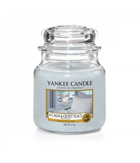 YANKEE CANDLE CANDELA PROFUMATA MEDIUM CALM & QUIET PLACE - Tre Pi Profumerie