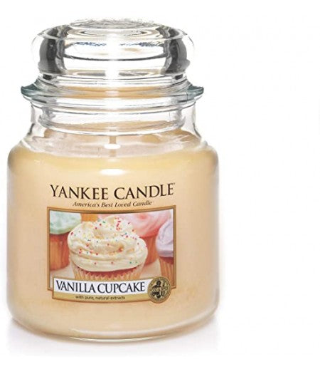 YANKEE CANDLE CANDELA PROFUMATA MEDIUM VANILLA CUPCAKE - Tre Pi Profumerie