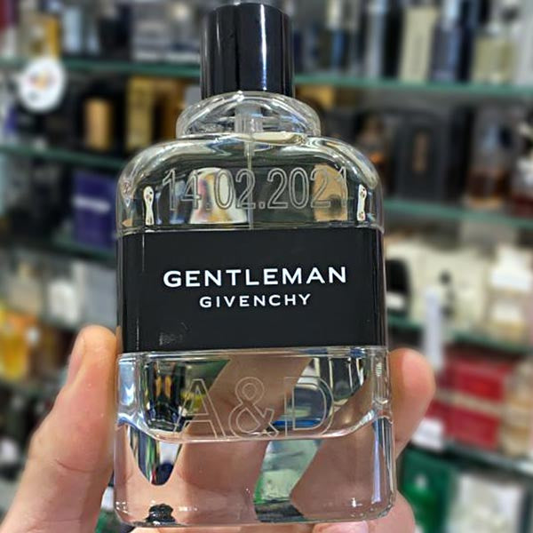 GIVENCHY GENTLEMAN EAU DE TOILETTE 100 ML - Tre Pi Profumerie