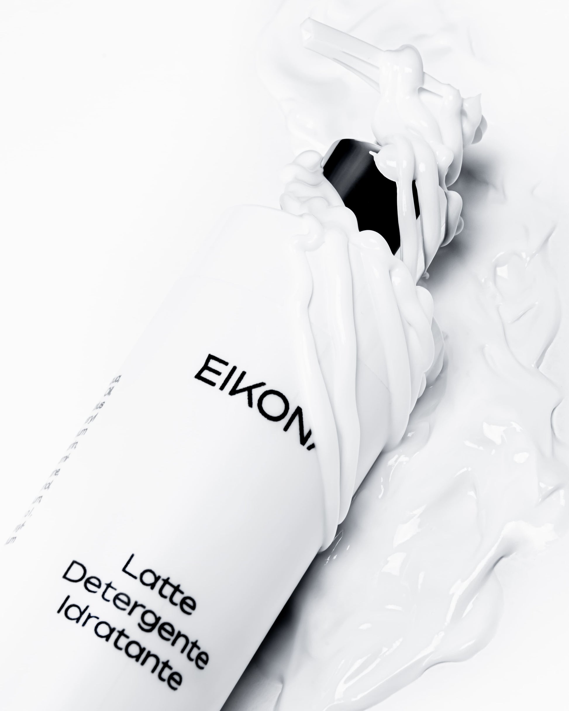 EIKONA LATTE DETERGENTEIDRATANTE CON ACIDO IALURONICO 250 ML - Tre Pi Profumerie