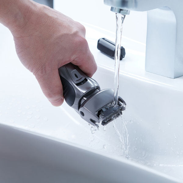 PANASONIC WET DRY ESSENTIAL MOBILE SHAVER ES-RW33 - Tre Pi Profumerie